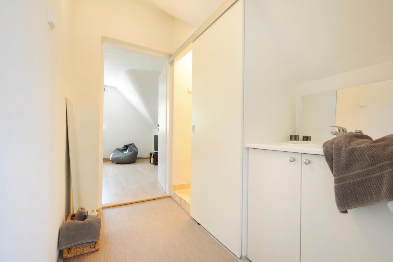 Apartmany Jevany Екстериор снимка