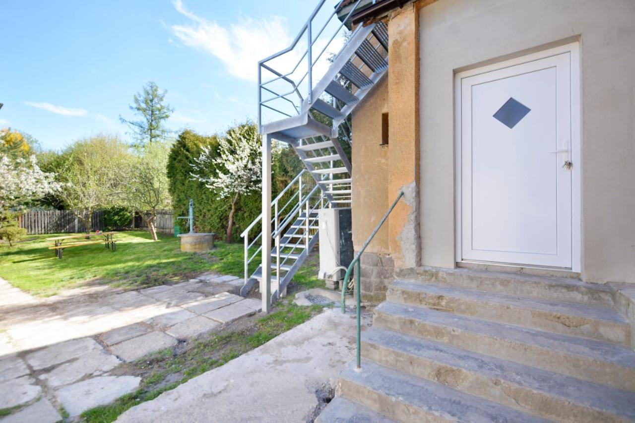 Apartmany Jevany Екстериор снимка