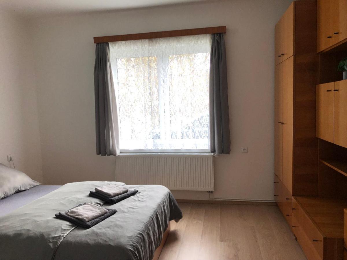 Apartmany Jevany Екстериор снимка