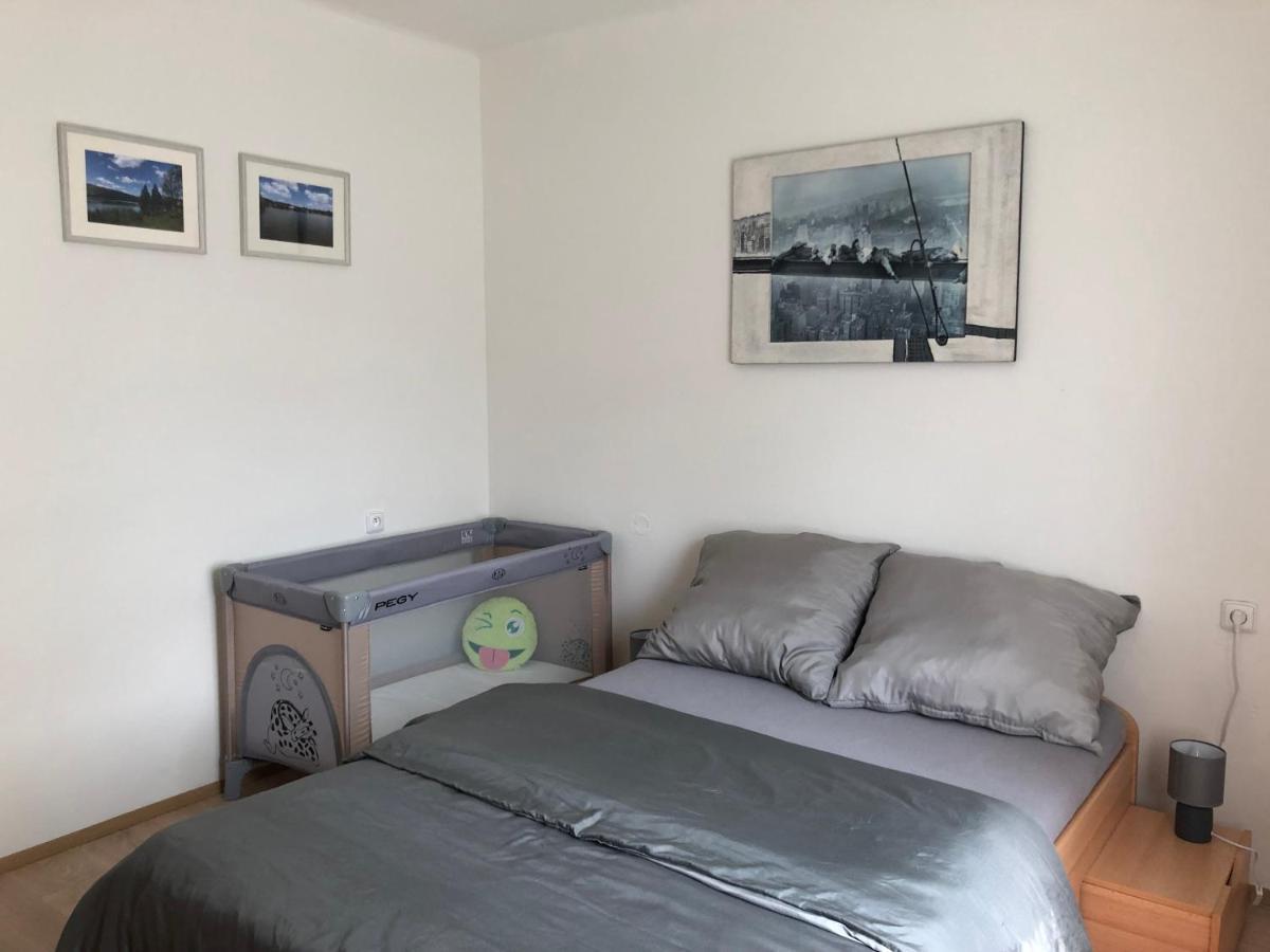 Apartmany Jevany Екстериор снимка