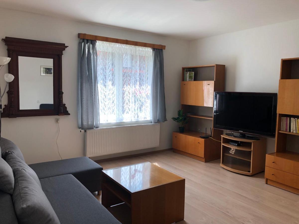Apartmany Jevany Екстериор снимка
