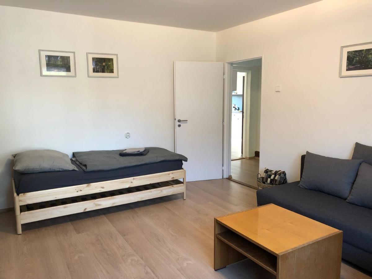 Apartmany Jevany Екстериор снимка