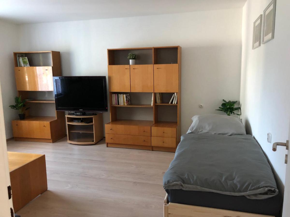 Apartmany Jevany Екстериор снимка