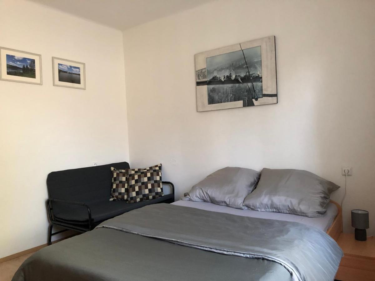 Apartmany Jevany Екстериор снимка