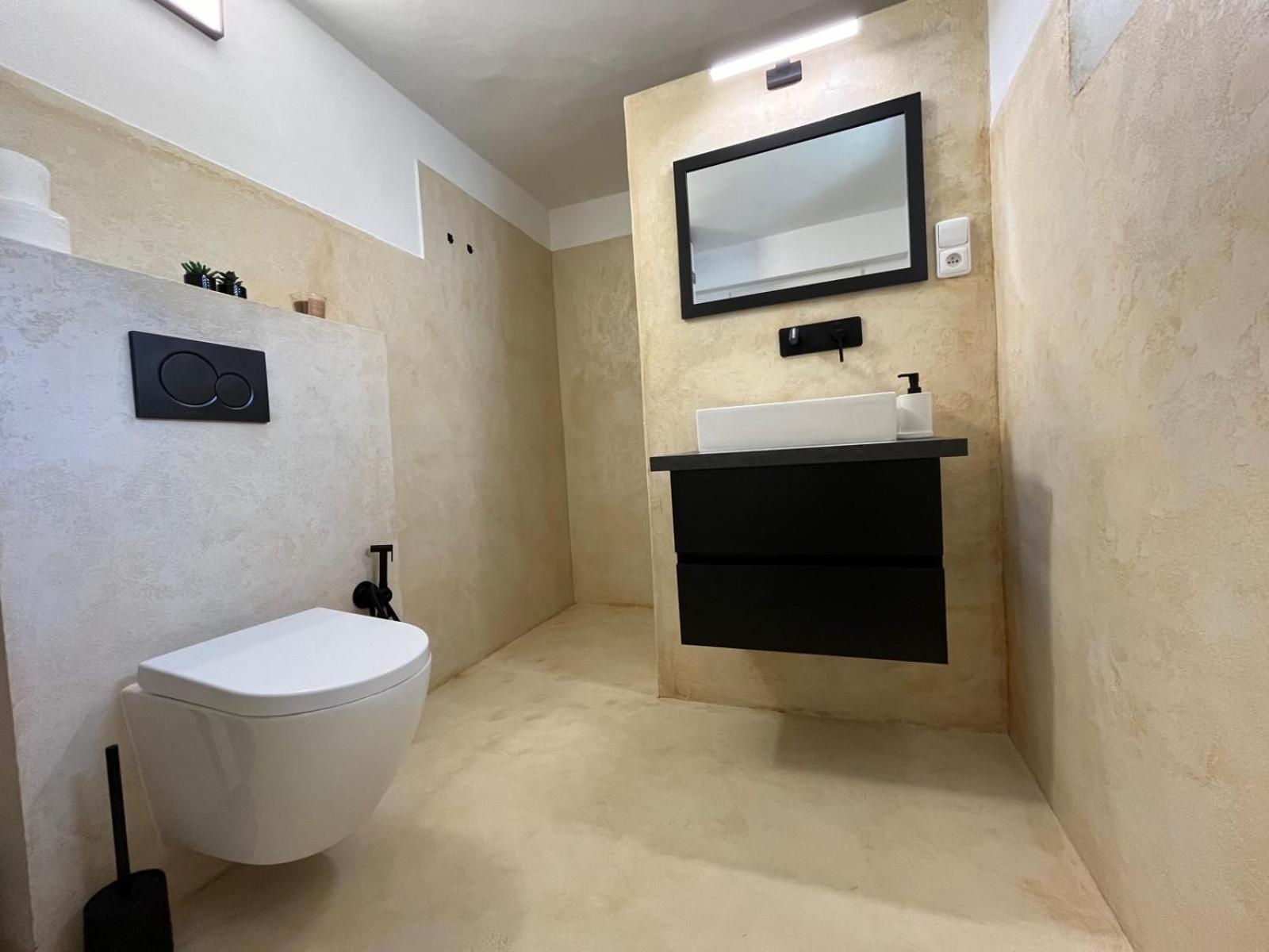 Apartmany Jevany Екстериор снимка